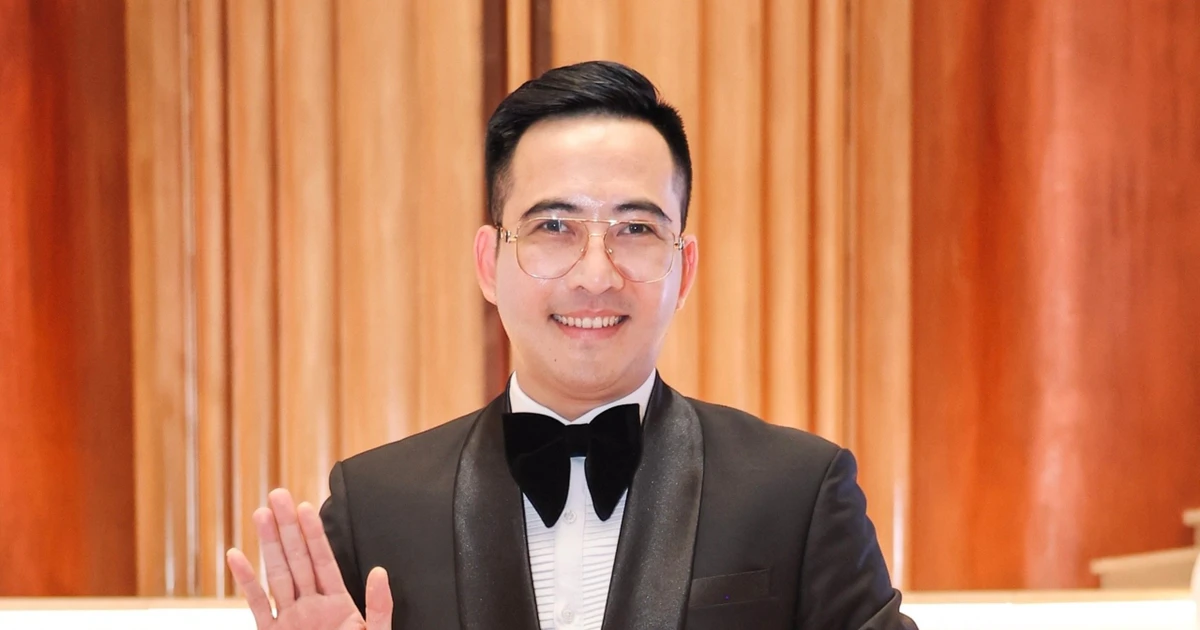 Đạo diễn Hoàng Công Cường khuyên thí sinh Hoa hậu Việt Nam 'là chính mình' ở phòng phỏng vấn kín