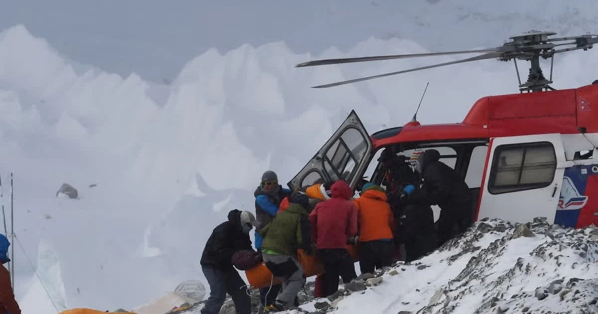 Chấn động bê bối lừa đảo du khách ở Everest