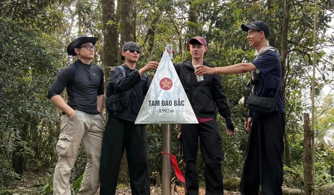 Động thái của dân phượt trước 'lệnh cấm' leo núi Tam Đảo