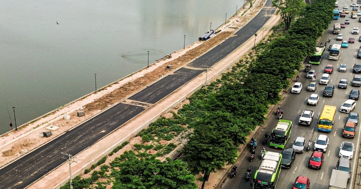 Hà Nội: Vượt tiến độ, đường ven hồ Linh Đàm sắp 'mở lối'