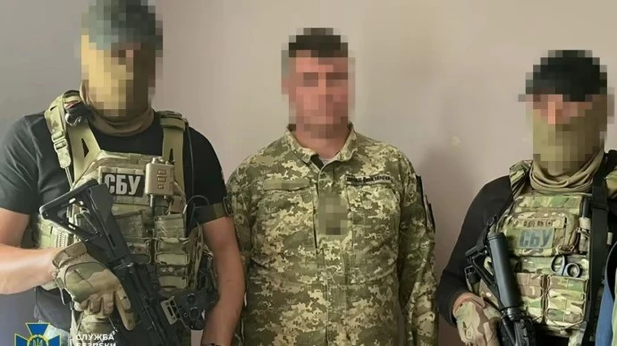 Kiev tuyên bố phát hiện nội gián giúp Nga tấn công các sân bay quân sự Ukraine