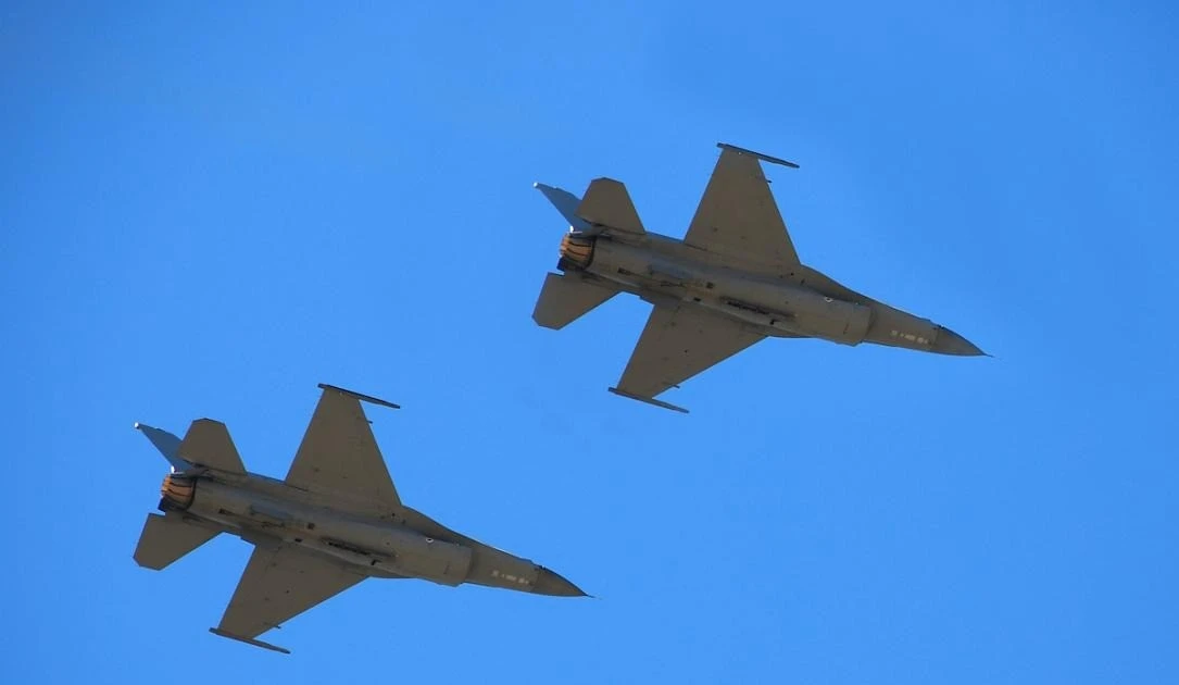 Bốn máy bay Ukraine xâm phạm không phận Romania, Kiev giải thích lý do