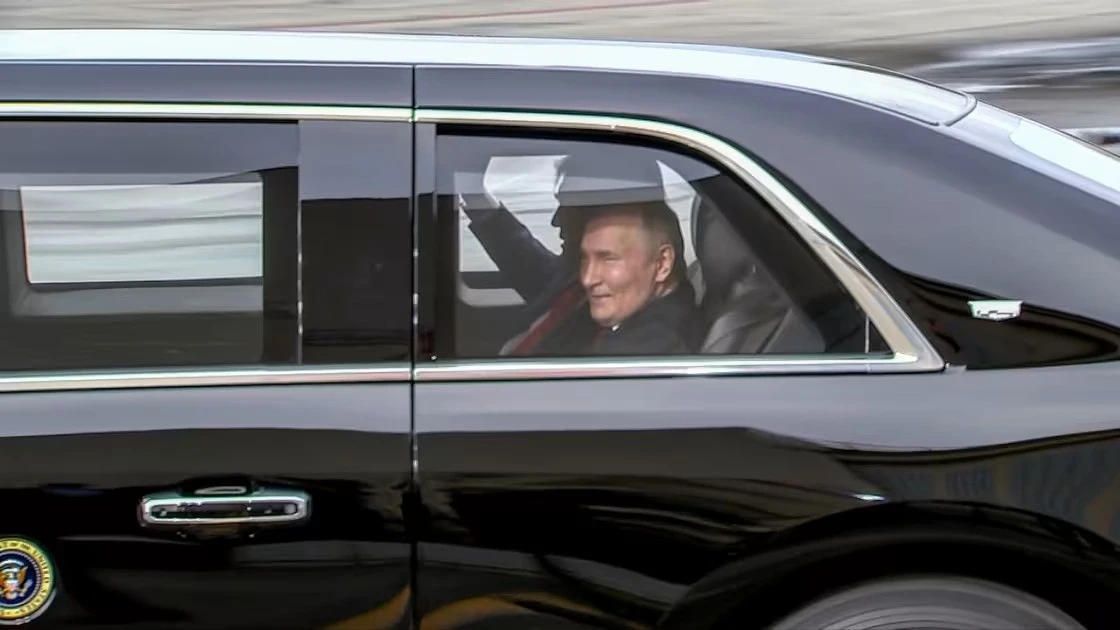 Tổng thống Nga phá vỡ truyền thống trong cuộc gặp Tổng thống Mỹ