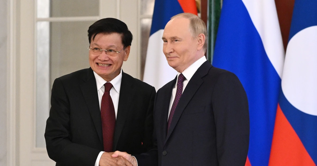 Lào tặng Nga cặp voi 'tượng trưng cho hòa bình, thịnh vượng'