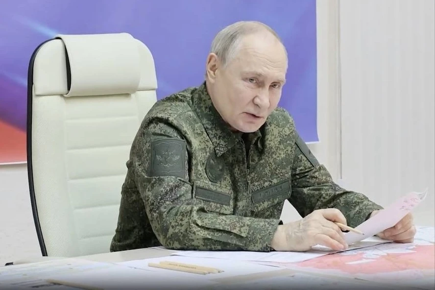 Tổng thống Vladimir Putin giám sát tập trận, nhấn mạnh tầm quan trọng của Hải quân Nga