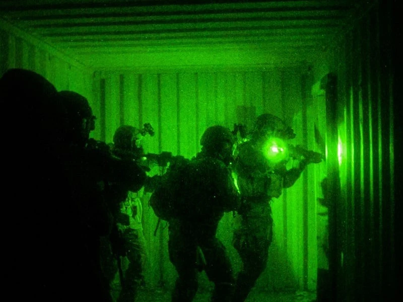 Mỹ mở cuộc đột kích lúc rạng sáng ở Syria nhằm vào mục tiêu IS