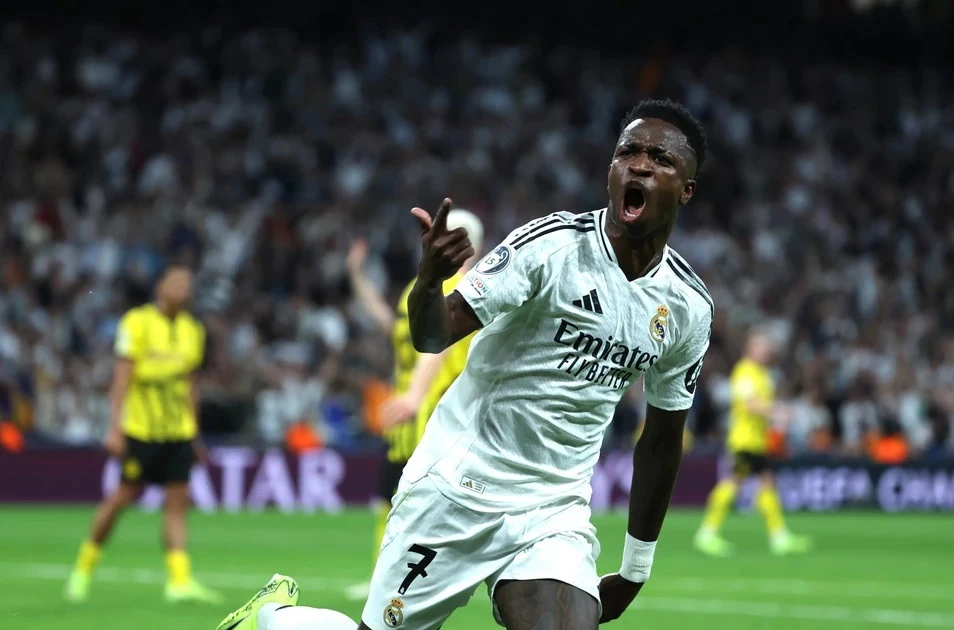 Real Madrid xúc tiến mua cầu thủ chạy cánh mới, Arsenal rộng cửa chiêu mộ Vinicius
