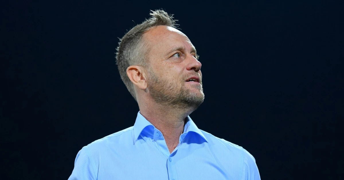 Đá luân lưu thua 100% số trận, HLV Mano Polking nối dài 'lời nguyền' khó tin