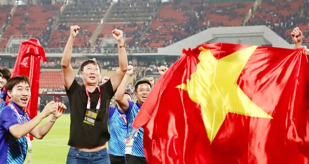 Vì sao bóng đá Việt Nam hợp với các HLV Hàn Quốc?