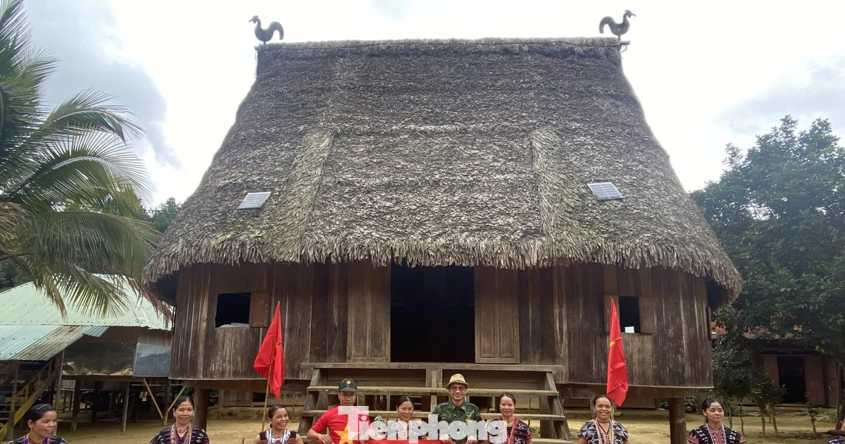 Người dân 'làng 4 không' ở biên giới vỡ òa niềm vui lần đầu có điện