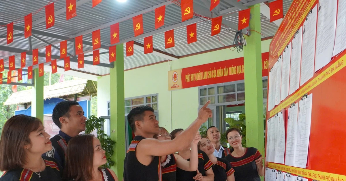 Từ vùng sạt lở đau thương, Trà Leng rợp cờ hoa trước ngày hội bầu cử