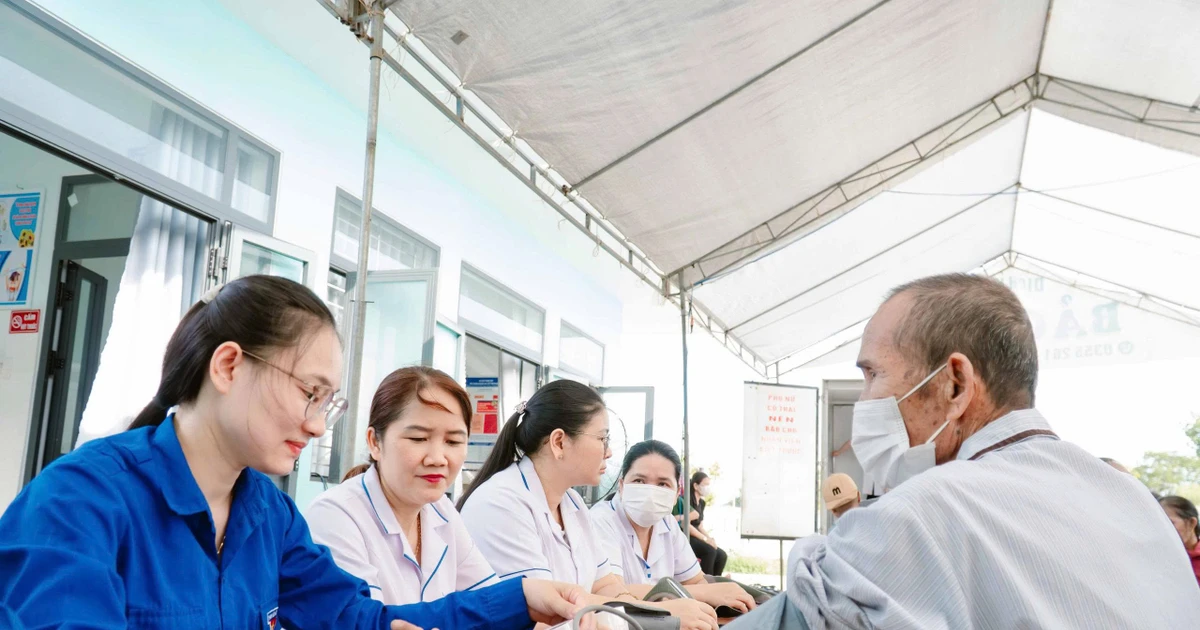 Đà Nẵng: 4.500 người dân hoàn cảnh khó khăn được bác sĩ về tận nơi khám miễn phí