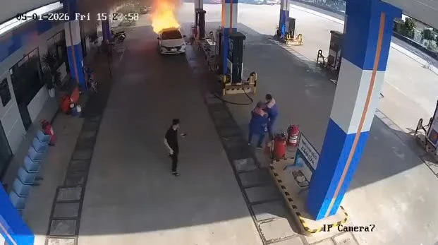 Vụ cháy ô tô khiến 2 người tử vong ở Đà Nẵng: Xe chở nhiều pin, ắc quy
