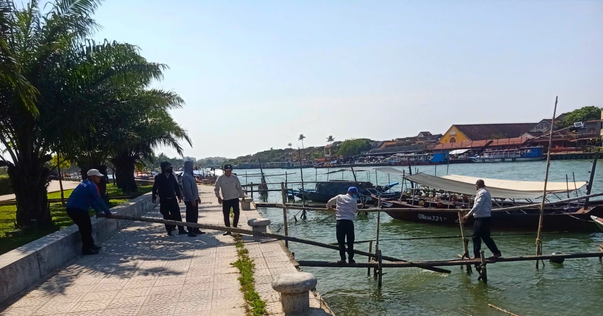Hội An quyết liệt lập lại trật tự vỉa hè, 'xóa sổ' cầu khỉ đón khách trái phép