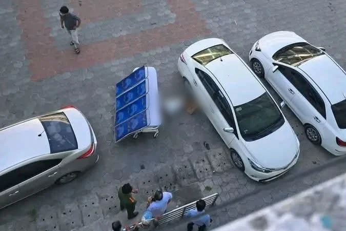 Người đàn ông tâm thần nhảy từ tầng 7 bệnh viện tử vong