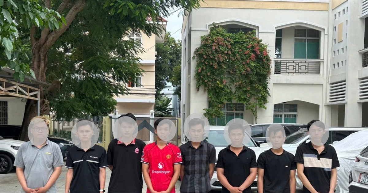 Đột kích quán cà phê, bắt nhóm cá cược World Cup