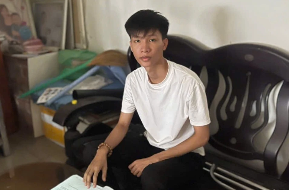 Mất cả cha mẹ vì điện giật, nam sinh xin giãn khoản nợ 1,7 tỷ đồng