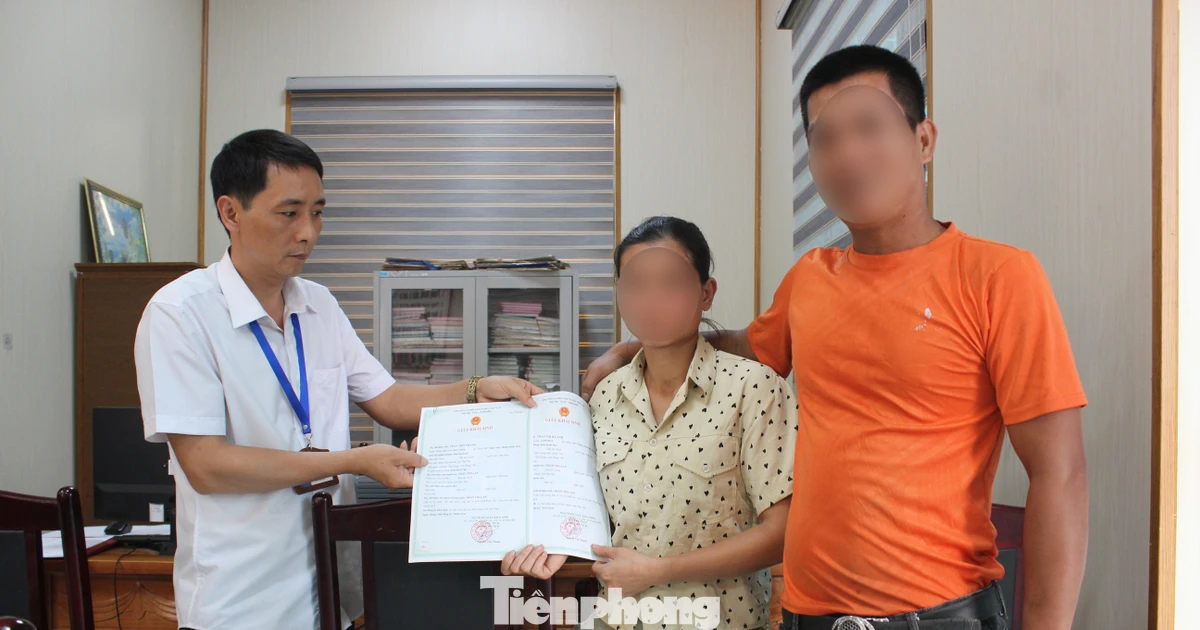 Hai trẻ 7 và 11 tuổi được cấp giấy khai sinh sau phản ánh của báo Tiền Phong