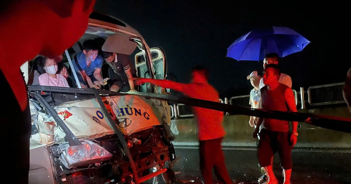 Tai nạn trên cao tốc Tuyên Quang - Phú Thọ, 10 người bị thương