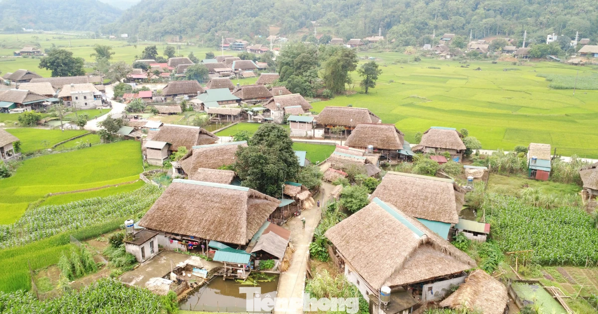 Có gì ở ngôi làng đặc biệt dưới chân núi Tây Côn Lĩnh?