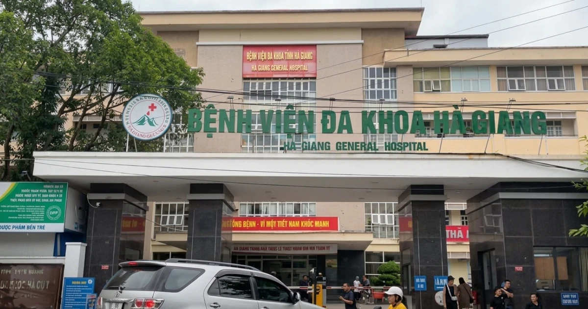 Bị phản ánh 'vừa nghe nhạc vừa vặn chân bệnh nhân', Bệnh viện Đa khoa Hà Giang nói gì?