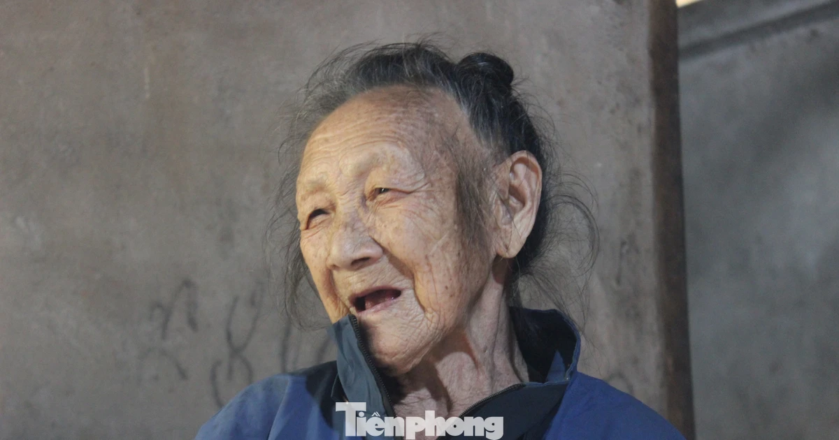 Cụ bà 111 tuổi ở Phú Thọ minh mẫn hiếm có, hằng ngày tự chăm sóc bản thân