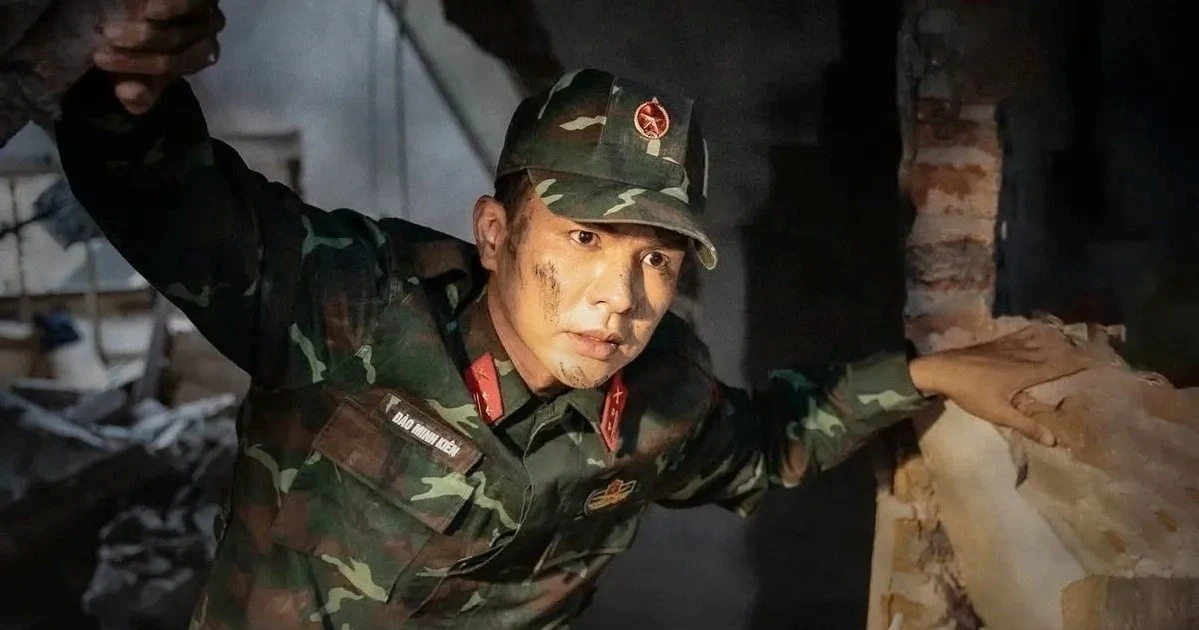 Phim mới của Steven Nguyễn vừa lên sóng đã được so sánh với Hậu Duệ Mặt Trời