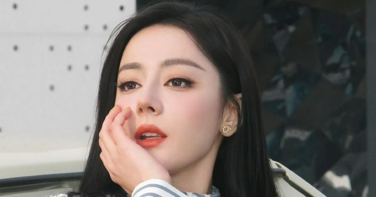 Nghi vấn Địch Lệ Nhiệt Ba đang mắc kẹt ở Dubai do công ty quản lý bỏ bê, tắc trách?