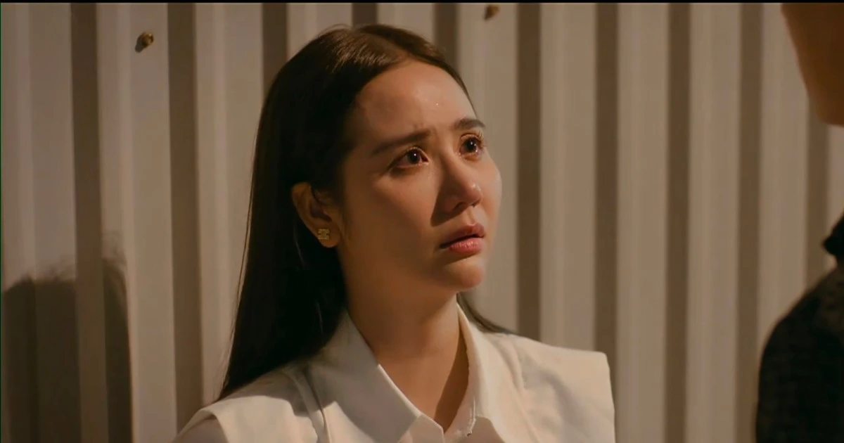 Mỹ nhân phim VTV có cảnh khóc đẹp đến khó tin, đến giọt nước mắt cũng lấp lánh