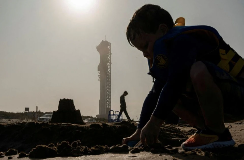 NASA nguy cơ sa lầy trong cuộc đua với Trung Quốc lên Mặt trăng