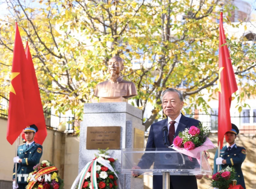 Tổng Bí thư Tô Lâm dự lễ khánh thành Tượng đài Chủ tịch Hồ Chí Minh ở Sofia