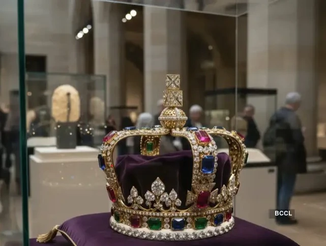 Nhóm trộm táo tợn chỉ mất 4 phút đã cuỗm bảo vật vô giá từ bảo tàng Louvre