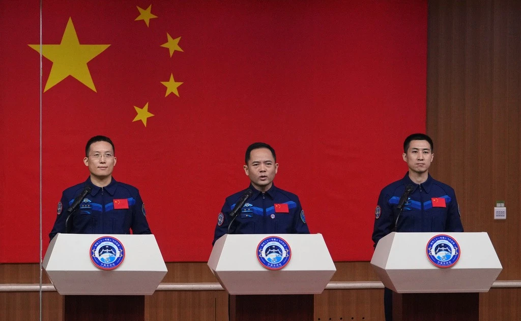 Trung Quốc sắp đưa 3 phi hành gia cùng bầy chuột lên trạm vũ trụ