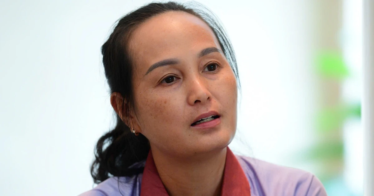 Đưa con đi thi hoa hậu, cha mẹ hồi hộp như ngày thi THPT