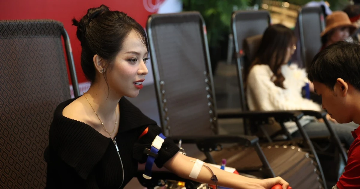 Dàn Hoa hậu, Á hậu cùng hàng vạn sinh viên TP. HCM tham gia 'Chủ Nhật Đỏ' lần thứ 18