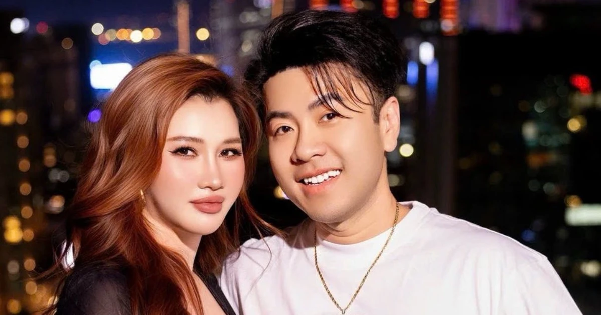 Ca sĩ Akira Phan cưới