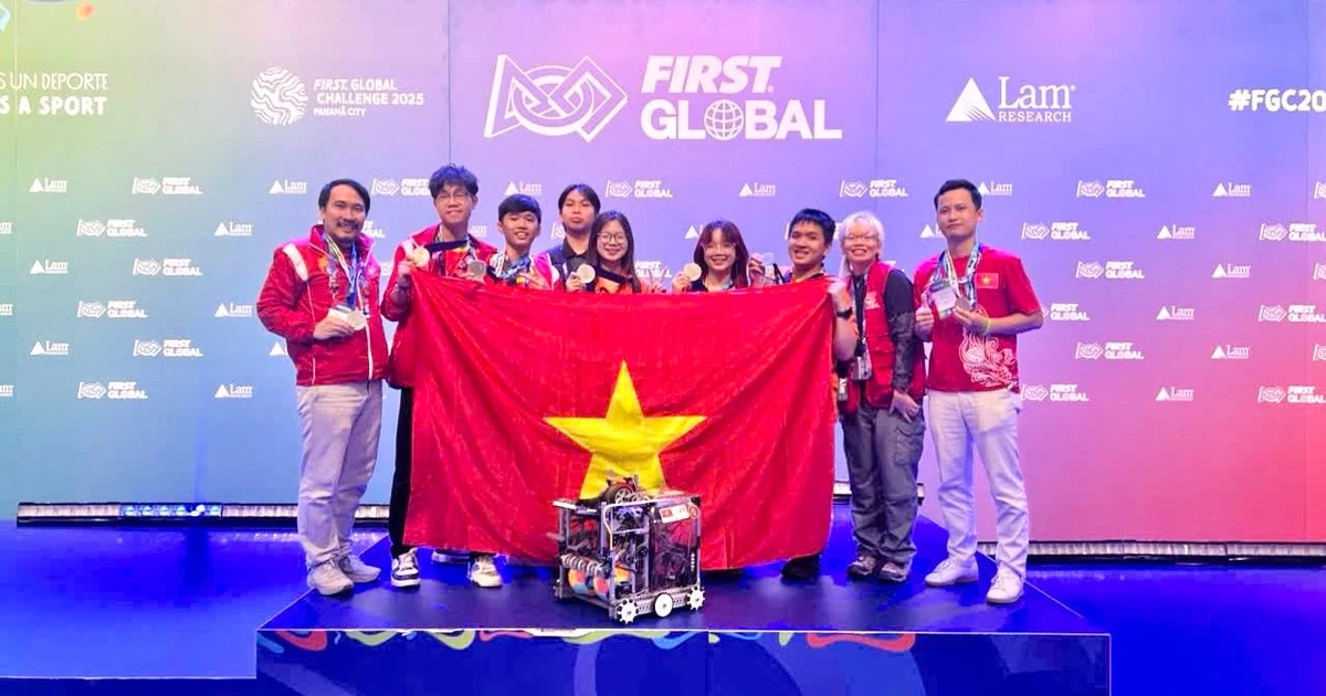 Dùng văn hóa làm cầu nối, học sinh Việt Nam giành Huy chương Bạc cuộc thi Robotics quốc tế