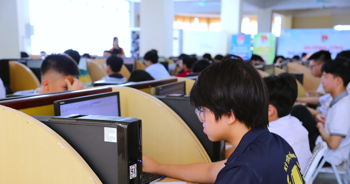 Tranh tài Hội thi Tin học trẻ toàn quốc