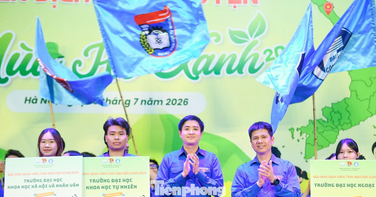 Hơn 1.200 sinh viên ĐHQG Hà Nội mang mùa hè xanh đến với vùng sâu, vùng xa