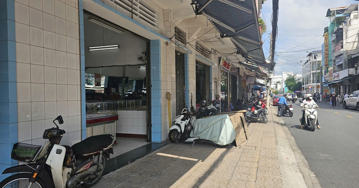 Cảnh tượng 'phố vàng' ở Mỹ Tho khi thương hiệu lớn đột ngột đóng cửa