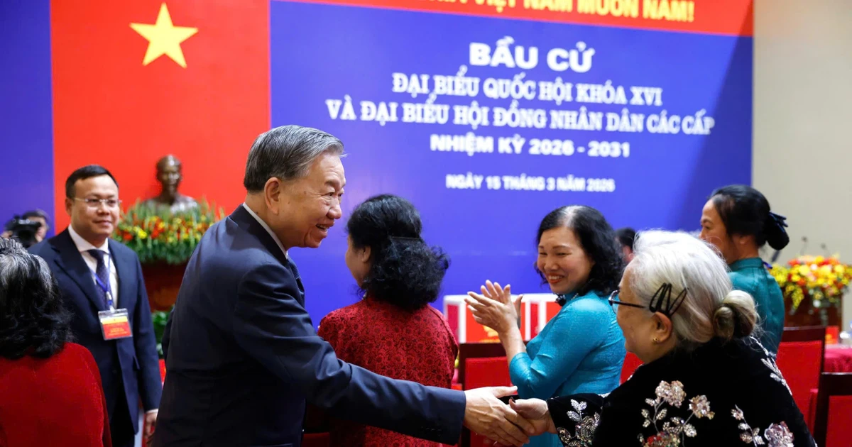 Tổng Bí thư Tô Lâm đến điểm bỏ phiếu bầu cử tại Hà Nội