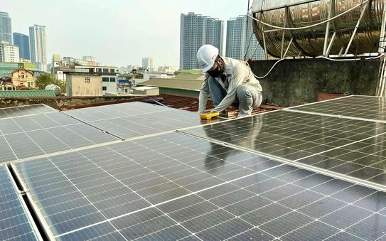 Tiềm ẩn rủi ro khi bán điện năng lượng mặt trời cho hàng xóm