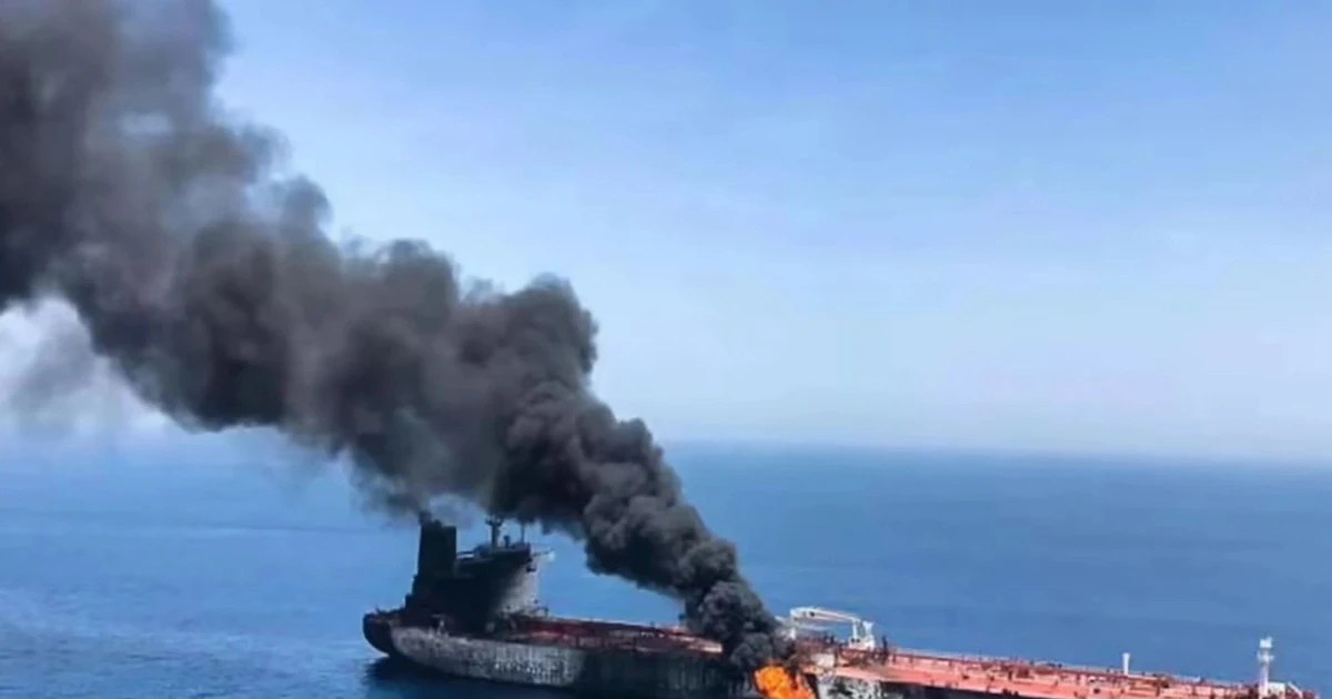 Điểm nóng Hormuz 'đốt cháy' giá dầu thế giới, kịch bản 200 USD/thùng có xảy ra?