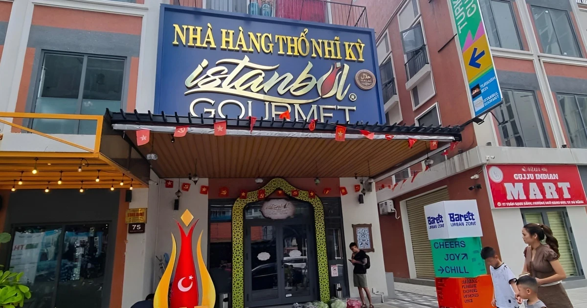 Sắp hết cảnh biển hiệu ‘trắng’ tiếng Việt ở Đà Nẵng