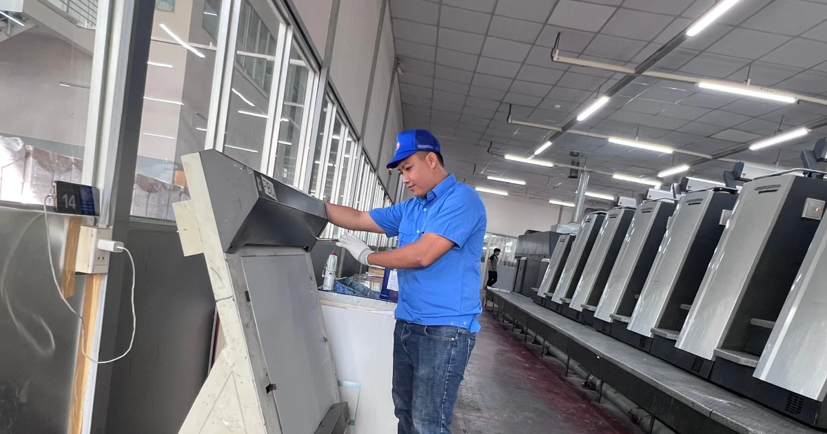 Những phận đời công nhân: Không tăng ca thì không đủ sống