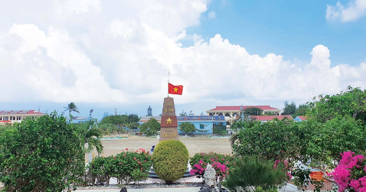 Biển đông vạn dặm