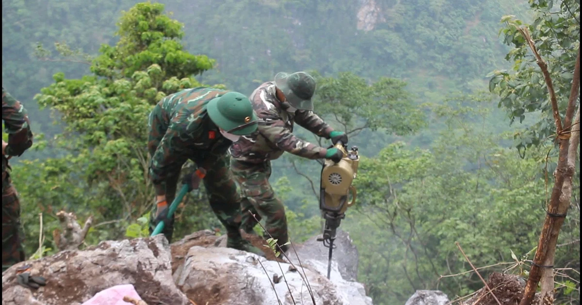 Phá đá tai mèo, đưa các anh trở về từ “lò vôi thế kỷ”