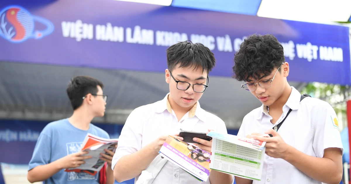 Khi trường đại học 'đói' sinh viên