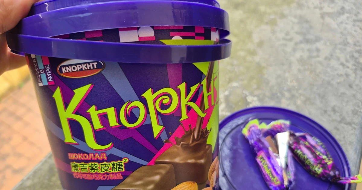 'Hàng xách tay' tràn lan cửa khẩu