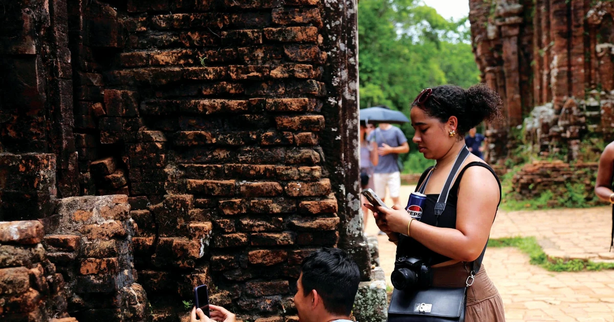 Người giữ bí kíp gạch cổ ngàn năm